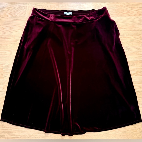 croft & barrow Dresses & Skirts - Croft & Barrow A-Line Velvet Skirt in Rich Burgundy XXL